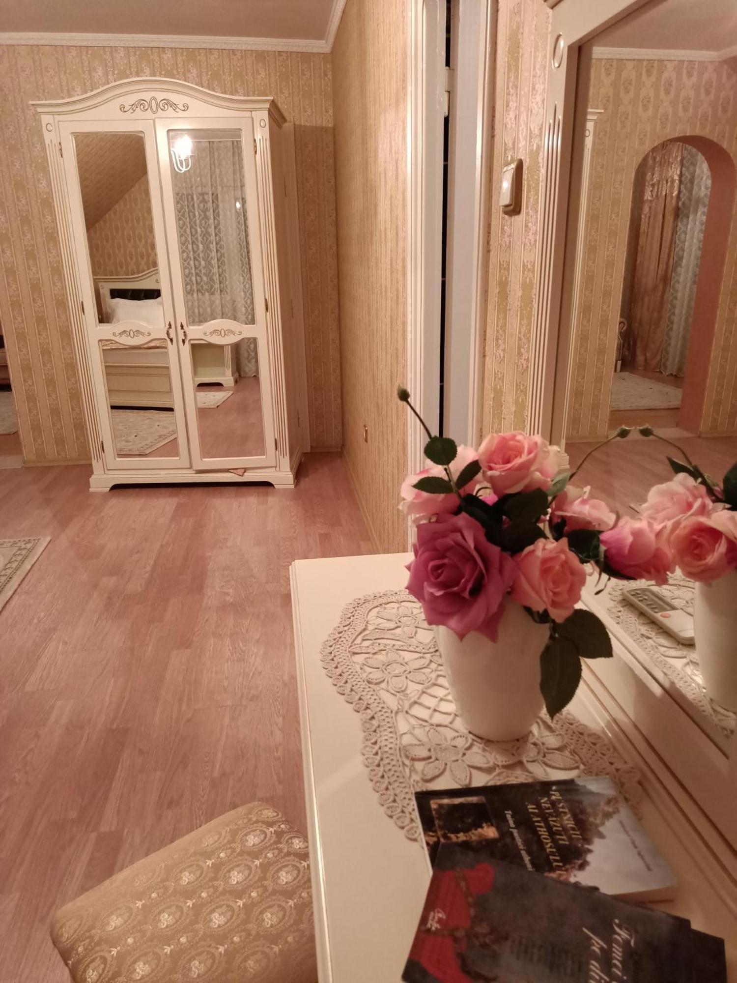 Pensiunea Lari Baile 1 Mai Εξωτερικό φωτογραφία